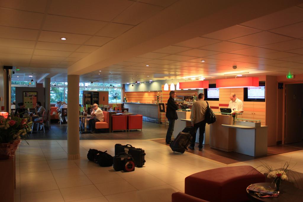 Hotel Ibis Loriol Le Pouzin Exterior foto