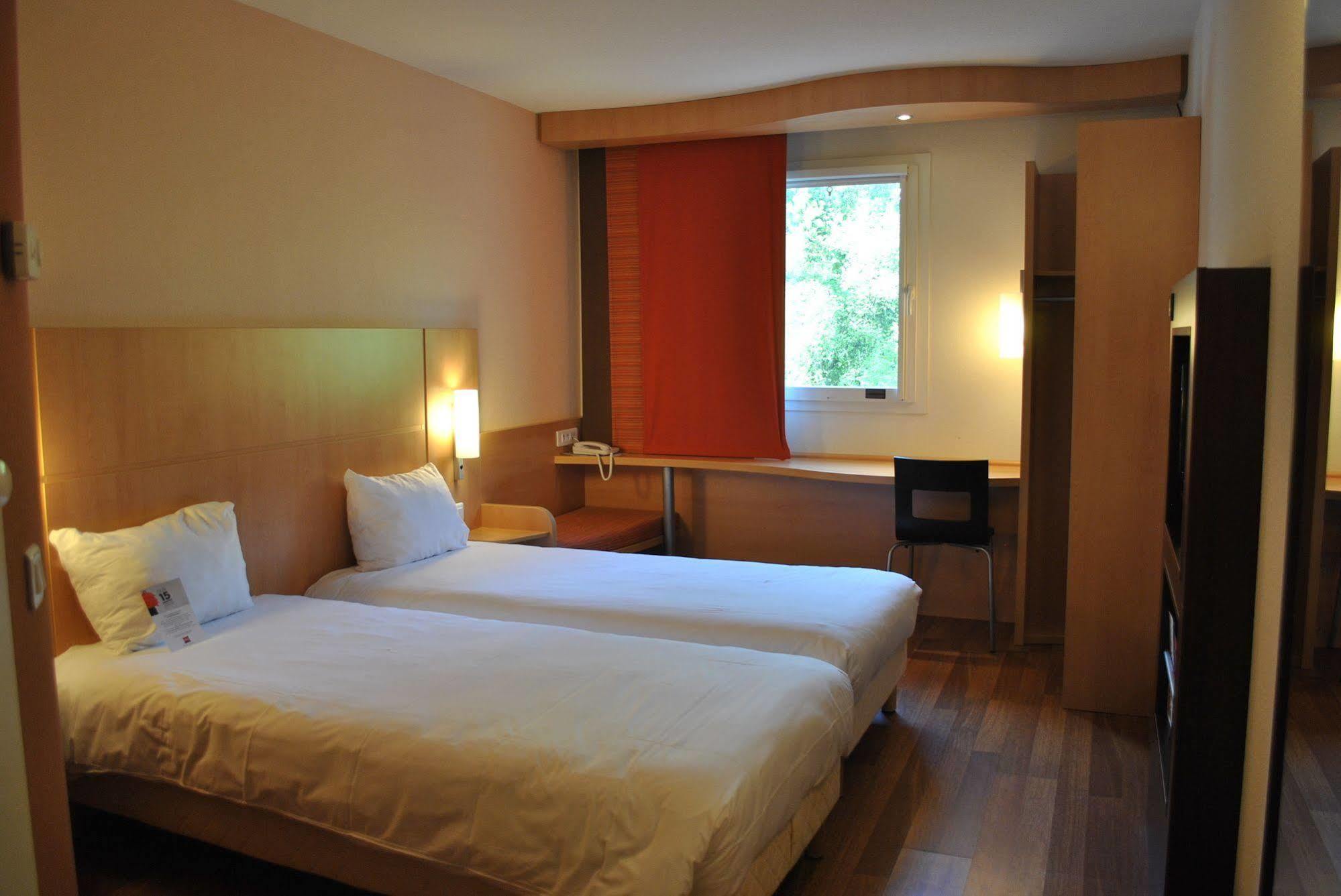 Hotel Ibis Loriol Le Pouzin Exterior foto