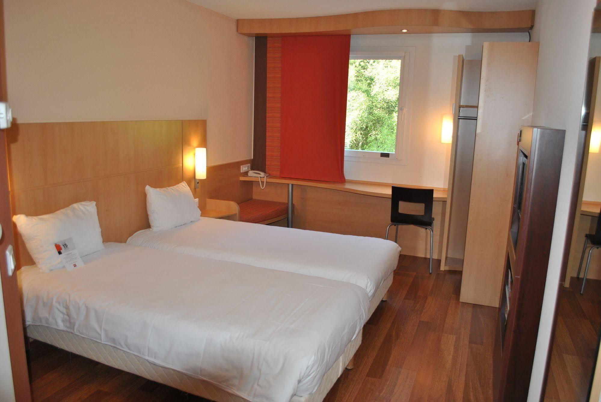 Hotel Ibis Loriol Le Pouzin Exterior foto